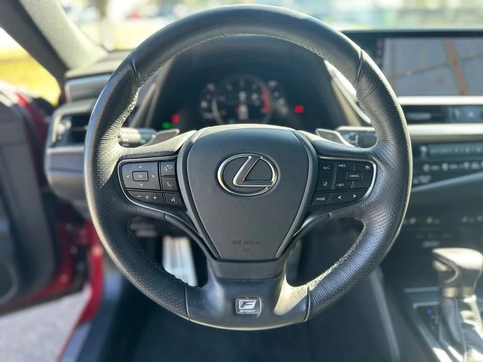 2019 Lexus ES 7th Gen - Image 17 of 20