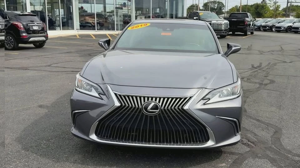 2019 Lexus ES 7th Gen - Image 3 of 20