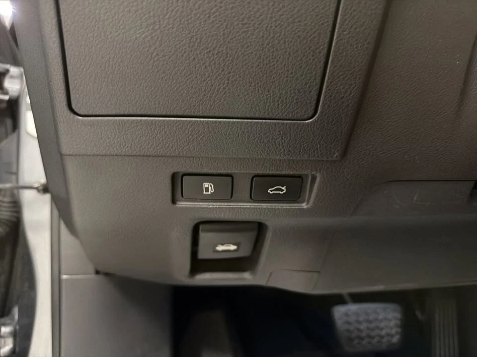 2019 Lexus ES 7th Gen - Image 16 of 20