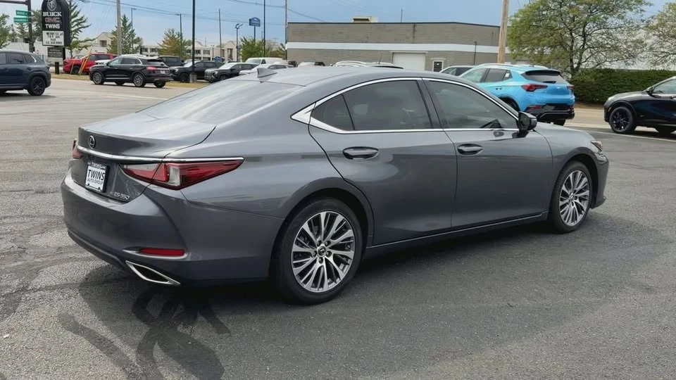 2019 Lexus ES 7th Gen - Image 8 of 20