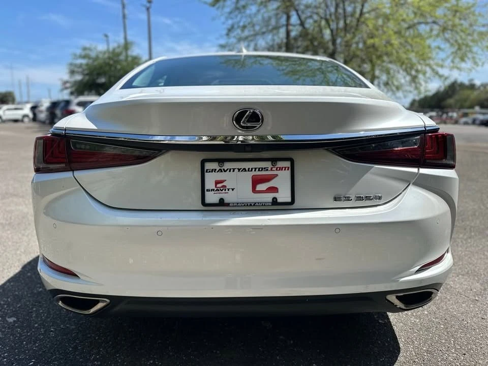 2019 Lexus ES 7th Gen - Image 10 of 19