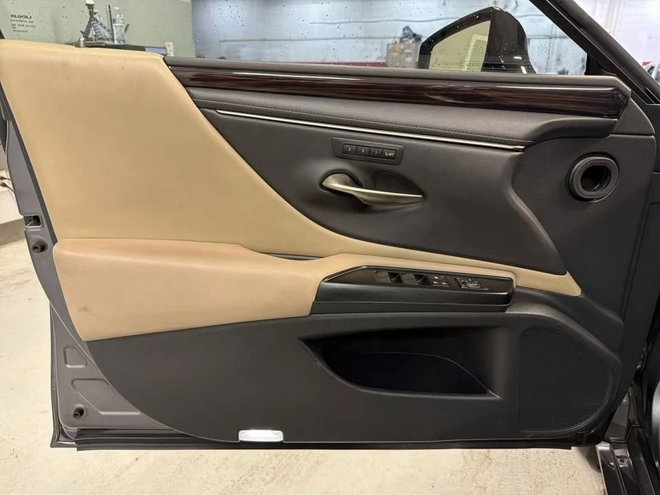 2019 Lexus ES 7th Gen - Image 20 of 20
