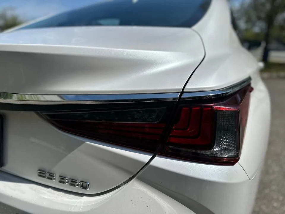 2019 Lexus ES 7th Gen - Image 11 of 19