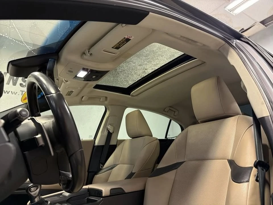 2019 Lexus ES 7th Gen - Image 17 of 20