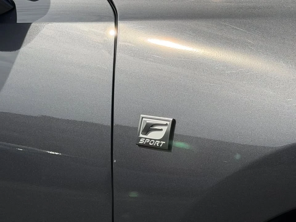 2019 Lexus ES 7th Gen - Image 15 of 18