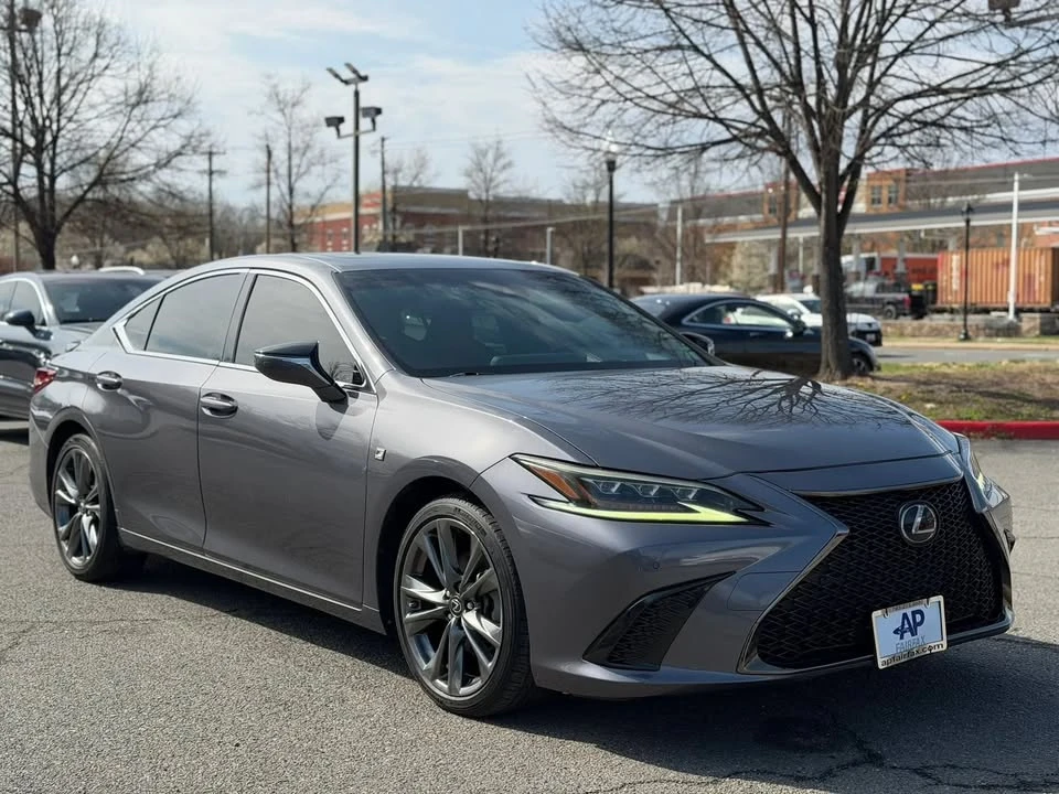 2019 Lexus ES 7th Gen - Image 4 of 18