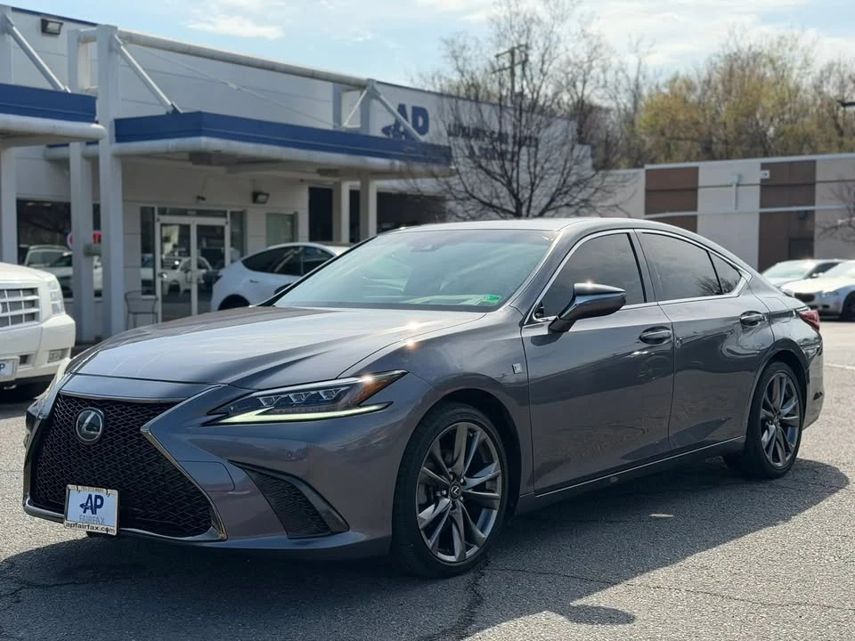 2019 Lexus ES 7th Gen - Image 2 of 18