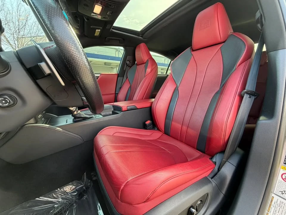 2019 Lexus ES 7th Gen - Image 17 of 18
