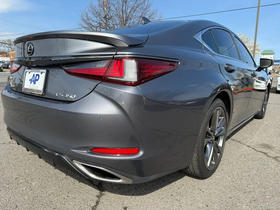 2019 Lexus ES 7th Gen - Image 14 of 18