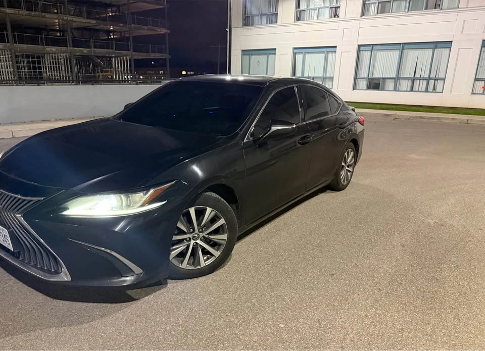 2019 Lexus ES 7th Gen - Image 3 of 7