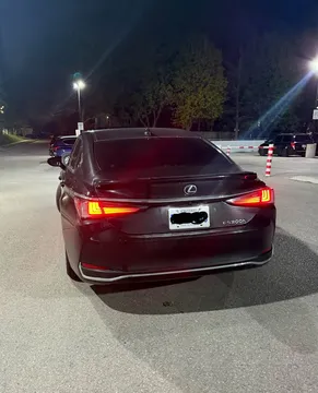 2019 Lexus ES 300h Hybrid