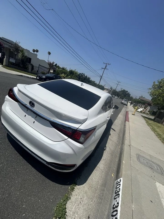 2019 Lexus ES 7th Gen - Image 9 of 13