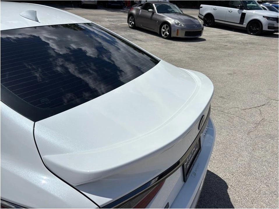 2019 Lexus ES 7th Gen - Image 17 of 20