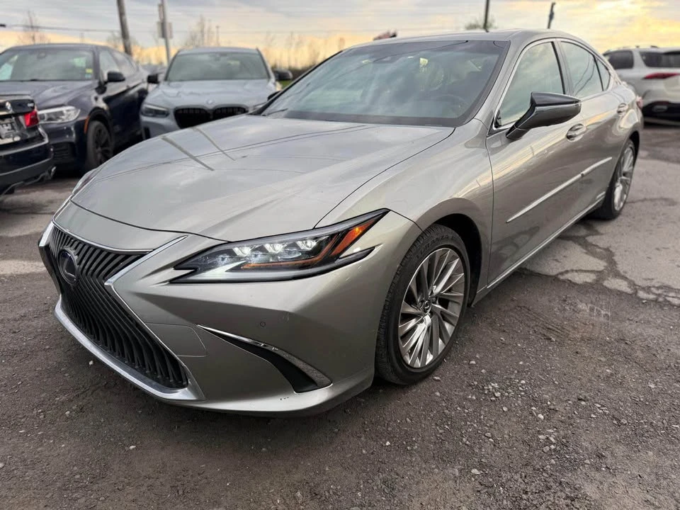 2019 Lexus ES 7th Gen - Image 2 of 20
