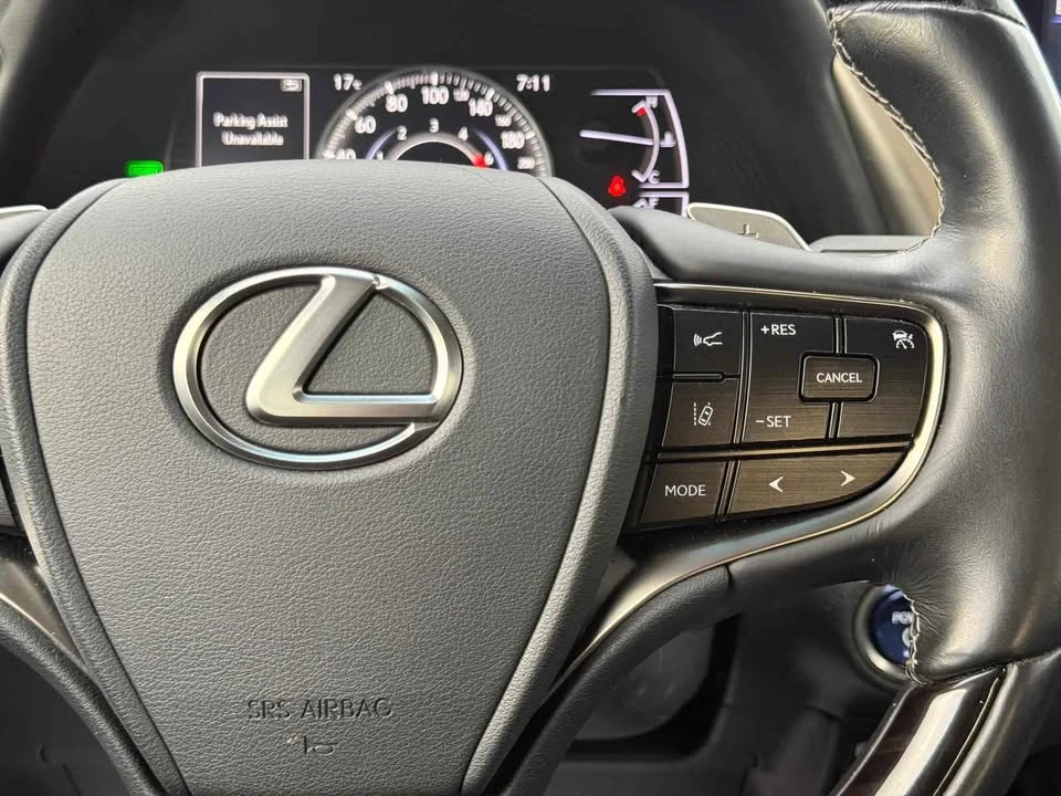 2019 Lexus ES 7th Gen - Image 16 of 20
