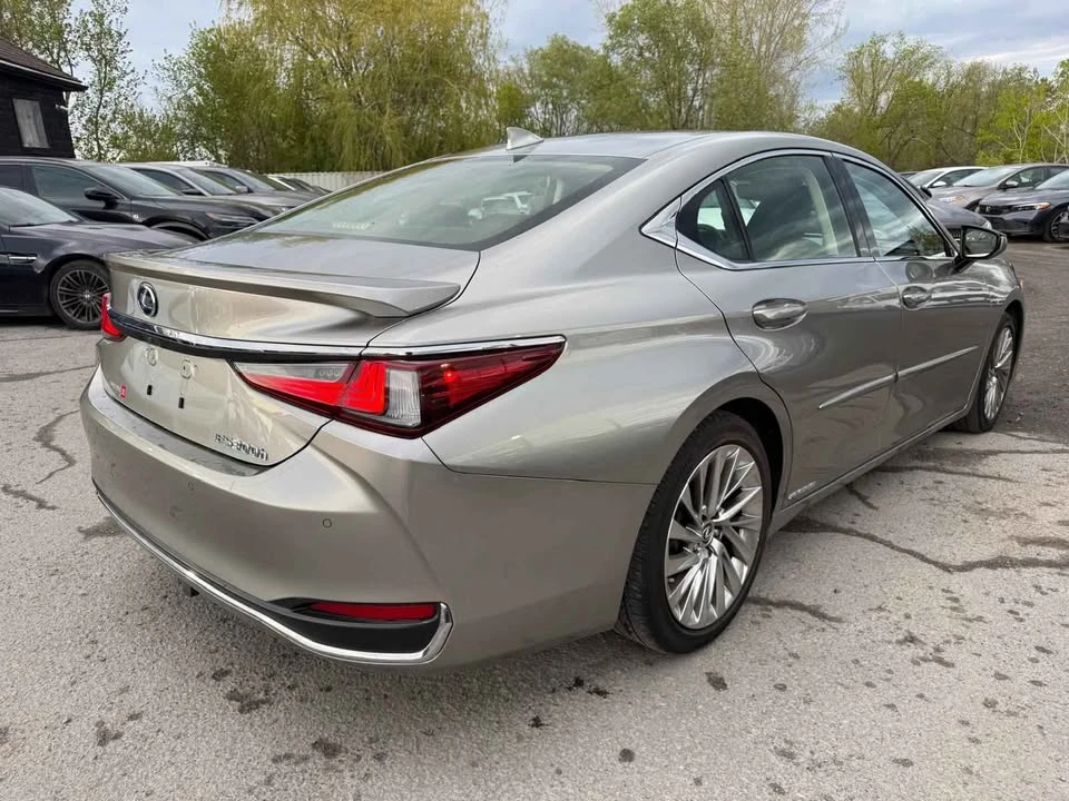 2019 Lexus ES 7th Gen - Image 4 of 20