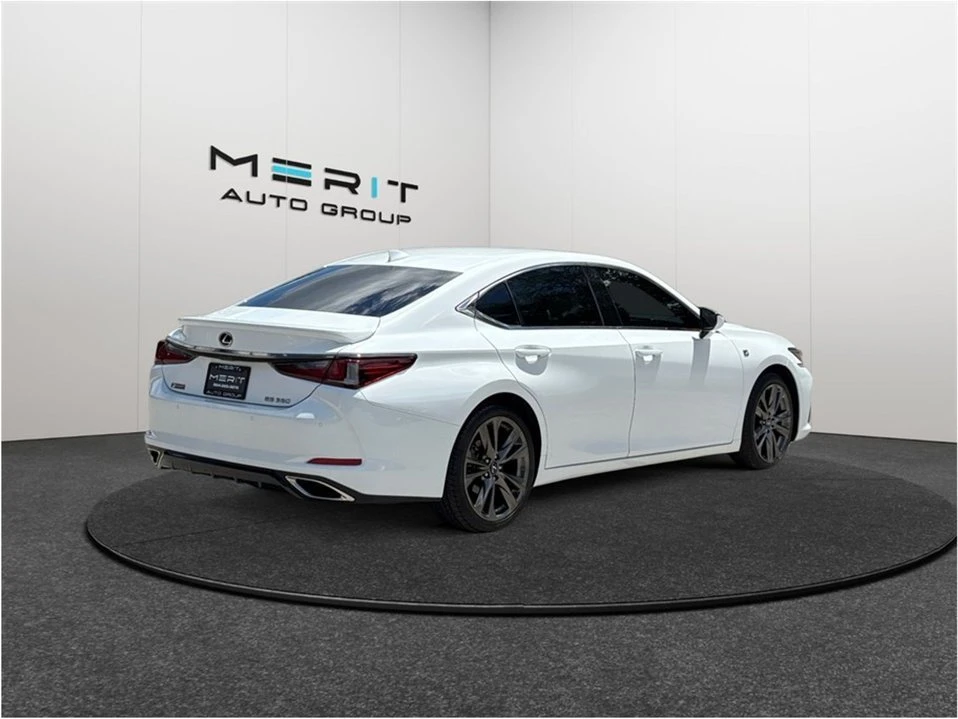 2019 Lexus ES 7th Gen - Image 9 of 20