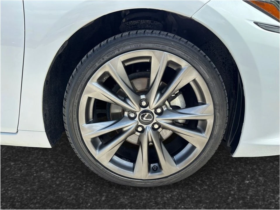 2019 Lexus ES 7th Gen - Image 13 of 20