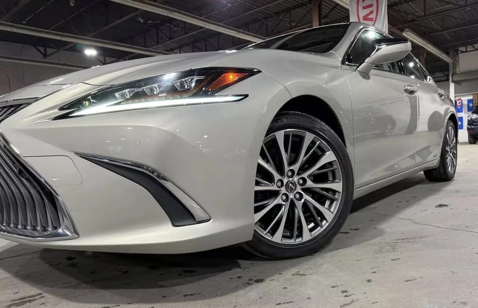 2019 Lexus ES 7th Gen - Image 8 of 20