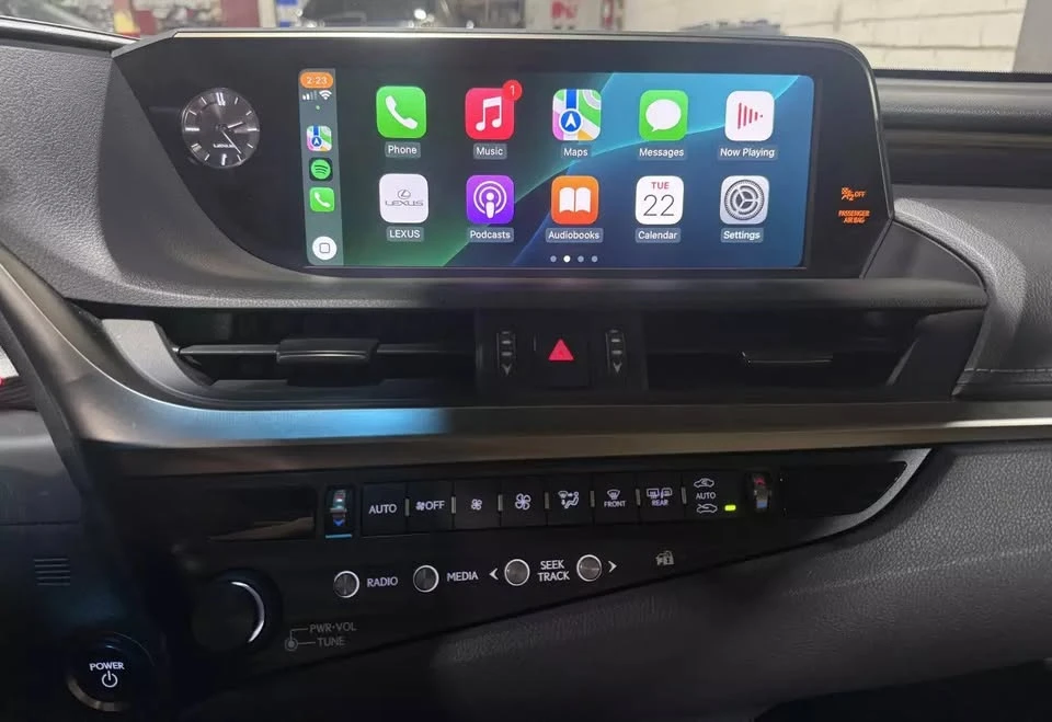 2019 Lexus ES 7th Gen - Image 17 of 20