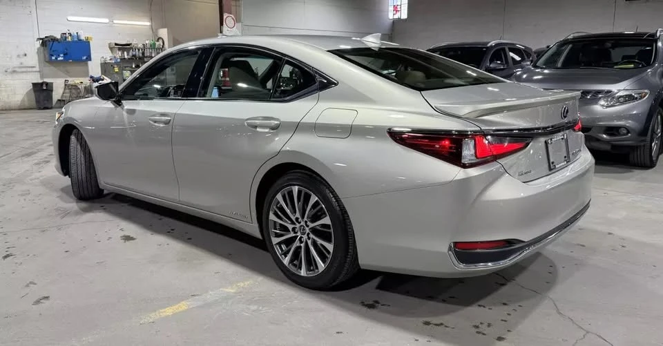 2019 Lexus ES 7th Gen - Image 5 of 20