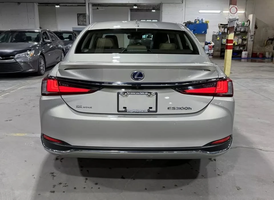 2019 Lexus ES 7th Gen - Image 4 of 20