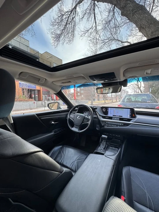 2019 Lexus ES 7th Gen - Image 19 of 20
