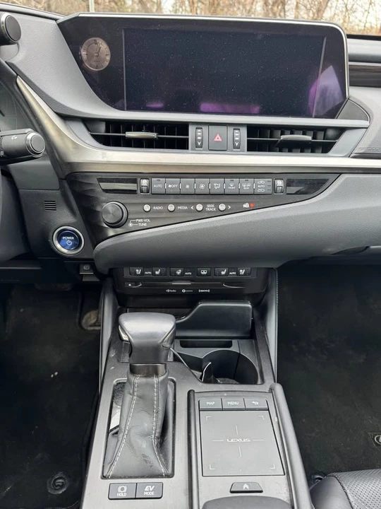 2019 Lexus ES 7th Gen - Image 20 of 20