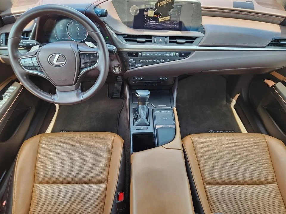 2019 Lexus ES 7th Gen - Image 10 of 12