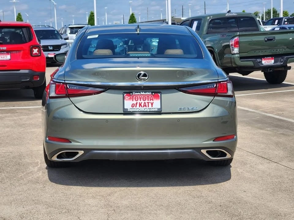 2019 Lexus ES 7th Gen - Image 5 of 12