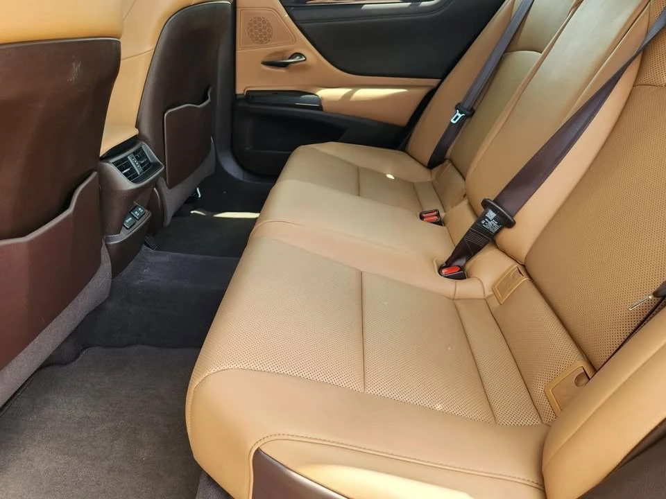 2019 Lexus ES 7th Gen - Image 12 of 12