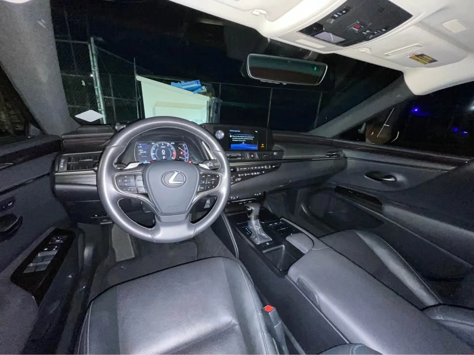 2019 Lexus ES 7th Gen - Image 4 of 6