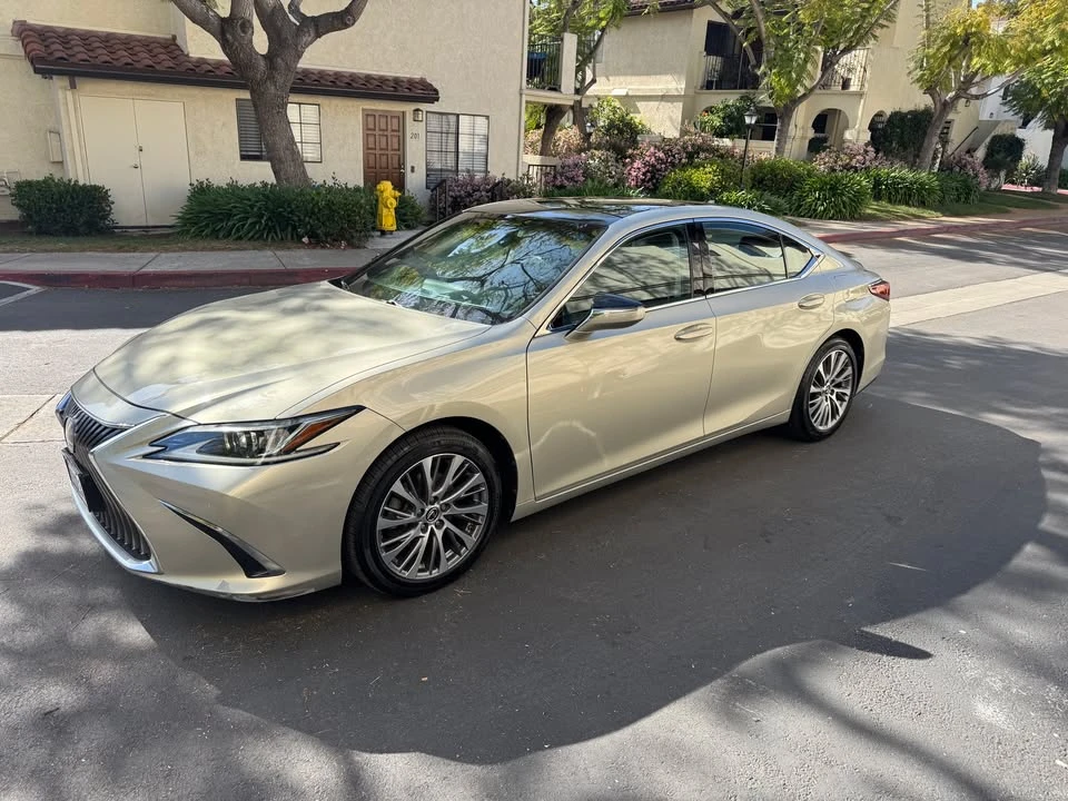 2019 Lexus ES 7th Gen - Image 3 of 14