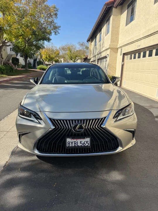 2019 Lexus ES 7th Gen - Image 8 of 14