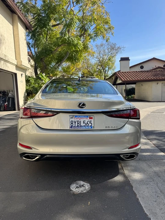 2019 Lexus ES 7th Gen - Image 5 of 14