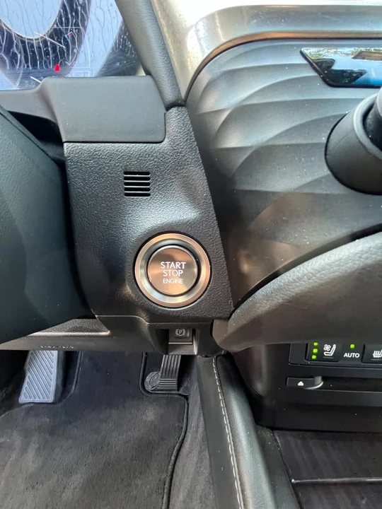 2019 Lexus ES 7th Gen - Image 6 of 7