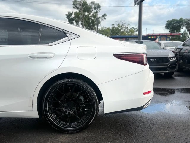2019 Lexus ES 7th Gen - Image 6 of 20