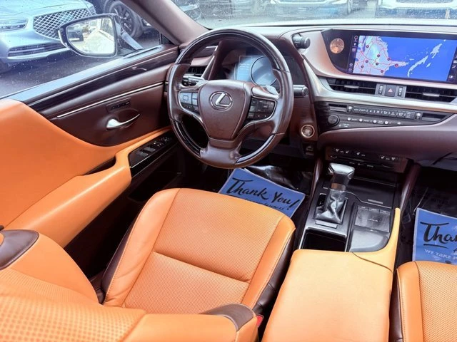 2019 Lexus ES 7th Gen - Image 16 of 20