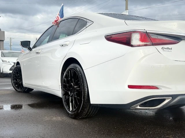 2019 Lexus ES 7th Gen - Image 8 of 20