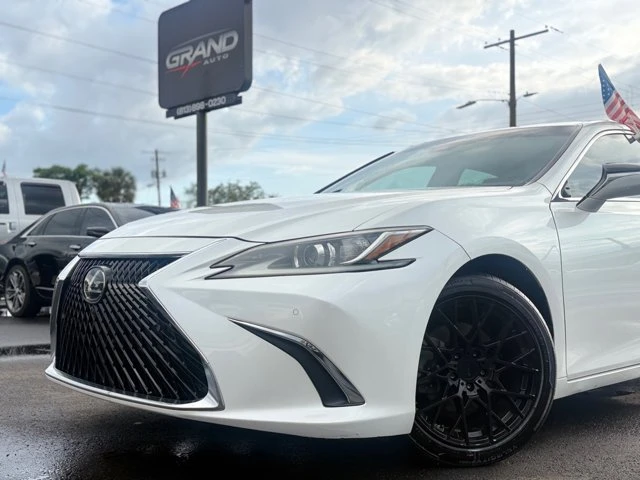 2019 Lexus ES 7th Gen - Image 3 of 20