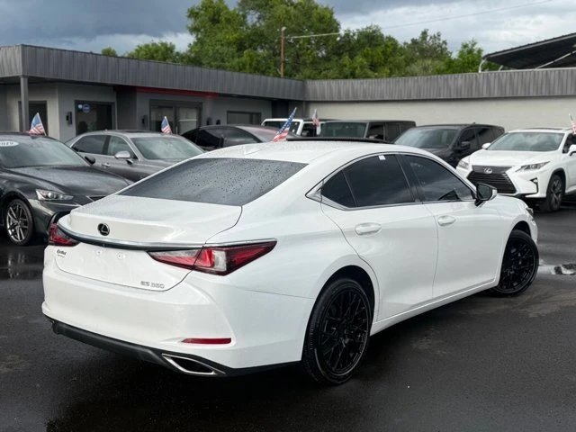 2019 Lexus ES 7th Gen - Image 10 of 20