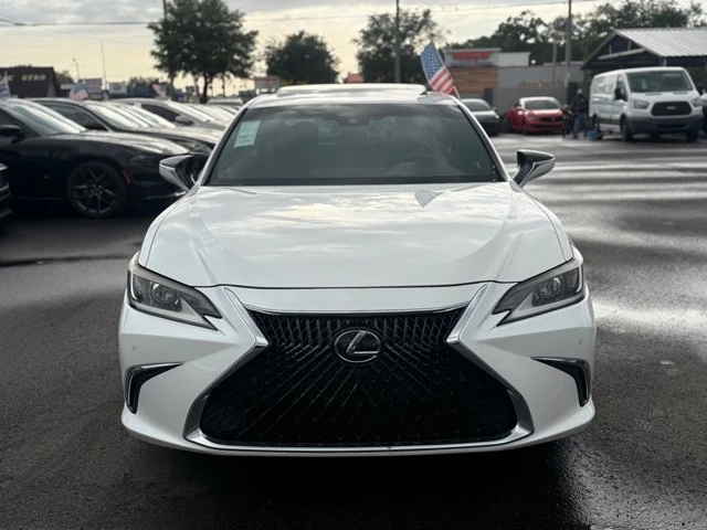 2019 Lexus ES 7th Gen - Image 14 of 20