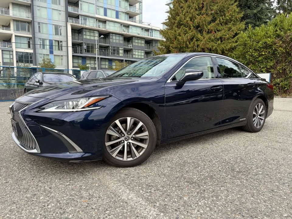 2019 Lexus ES 7th Gen - Image 4 of 16