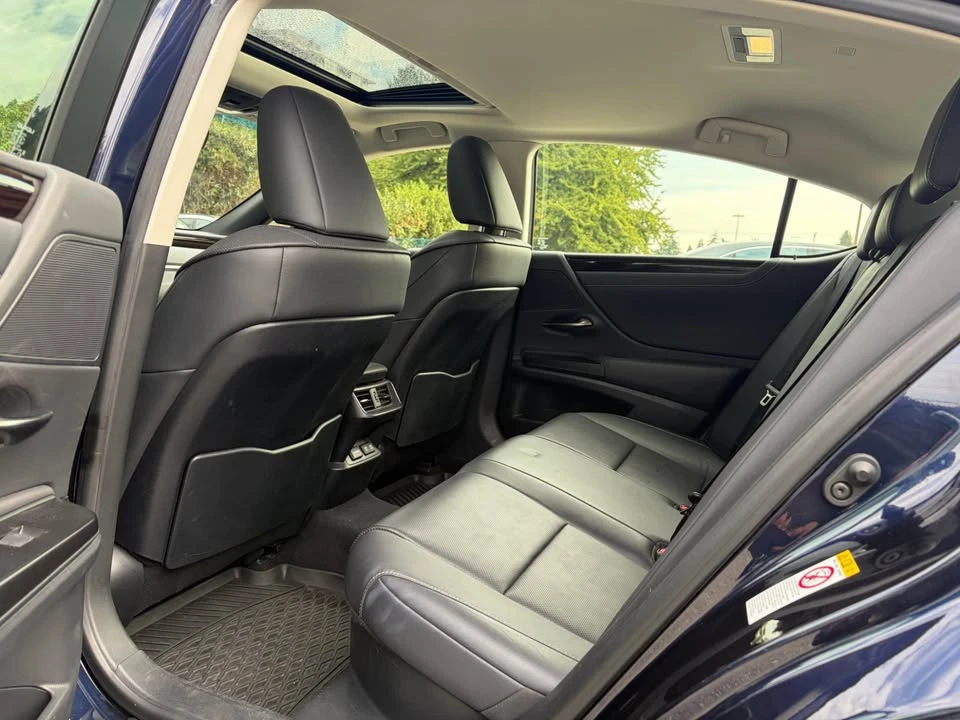 2019 Lexus ES 7th Gen - Image 16 of 16