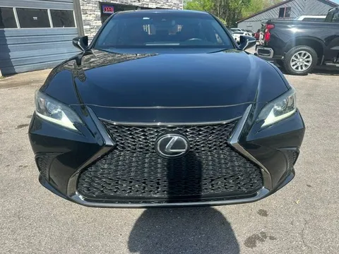 2019 Lexus ES 7th Gen - Image 2 of 20