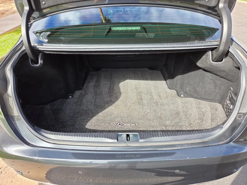 2019 Lexus GS 4th Gen - Image 18 of 19