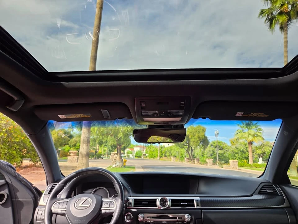2019 Lexus GS 4th Gen - Image 17 of 19