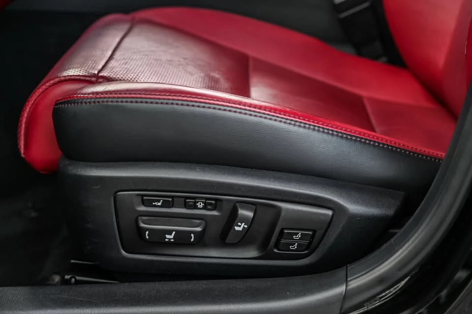2019 Lexus GS 4th Gen - Image 19 of 20
