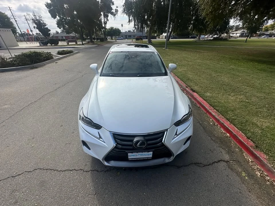 2019 Lexus IS 3rd Gen - Image 9 of 20