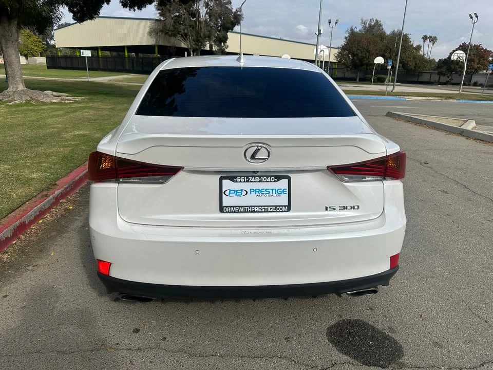2019 Lexus IS 3rd Gen - Image 19 of 20
